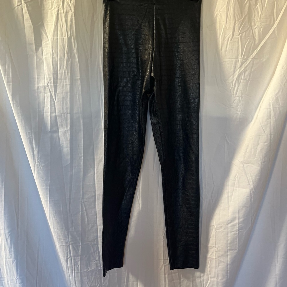 Commando Women's Faux Leather Croc Embossed Animal Legging Size S Black Shaping